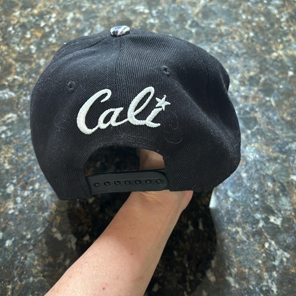 Headlines Cali Hat - Picture 4 of 7